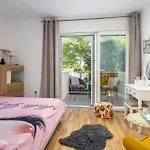 3 Bedroom Pet Friendly In شقة