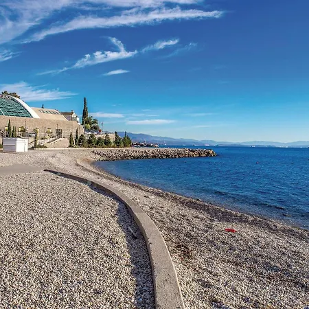 3 Bedroom Beautiful In شقة *