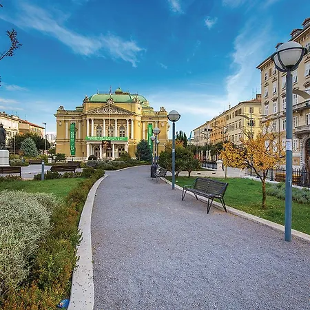 3 Bedroom Beautiful In Apartment Rijeka