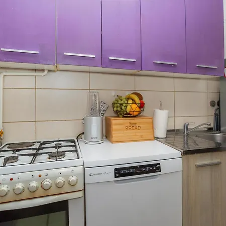 Apartment 3 Bedroom Beautiful In *
