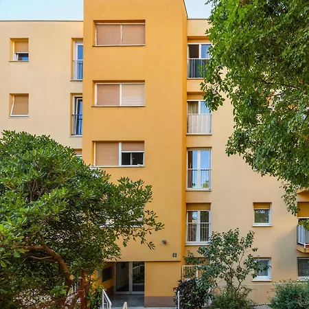 3 Bedroom Beautiful In Rijeka