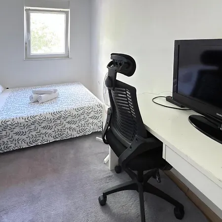 3 Bedroom Pet Friendly In Apartamento Rijeka